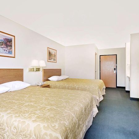 Hotel Super 8 By Wyndham Battle Mountain Exterior foto